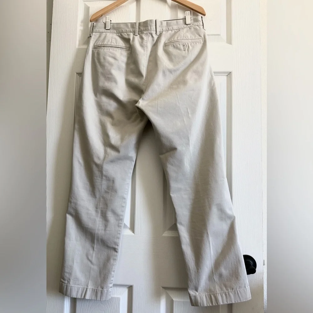J. Crew Men's Pants in Light Gray/beige color